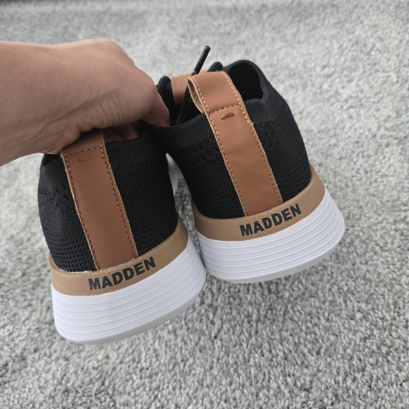BUCKLE Madden Misland Sneaker. Black. Size 9. New without box.A sneaker made f - Picture 5 of 7